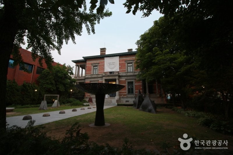 Former Belgian Consulate Office  (2/5)