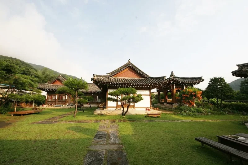Danchon Seowon Gotaek (단촌서원고택) (9/10)