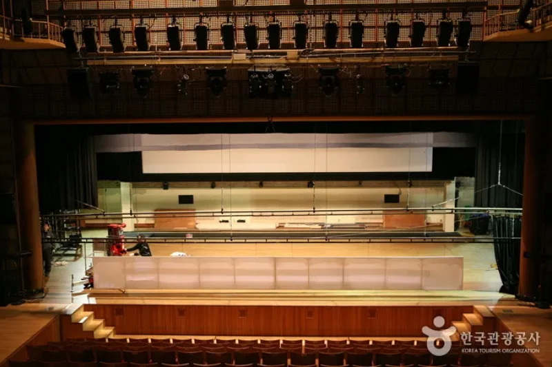 National Gugak Center's Regular Recital Performances (국립국악원 정기공연) (5/8)
