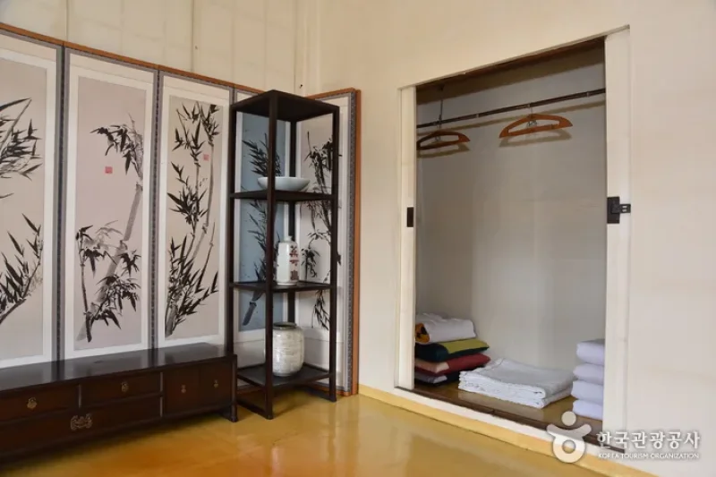 Hahoe Bukchondaek House (하회 북촌댁)[한국관광품질인증제/ Korea Quality] (1/25)