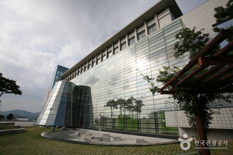 Gyeongnam Art Museum (경남도립미술관) (3/6)