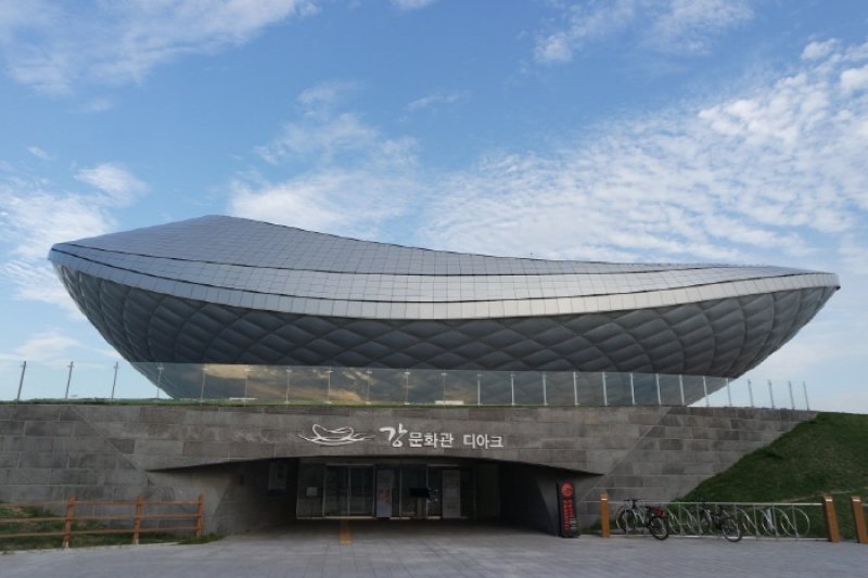 The ARC Cultural Center (디아크문화관) (8/8)