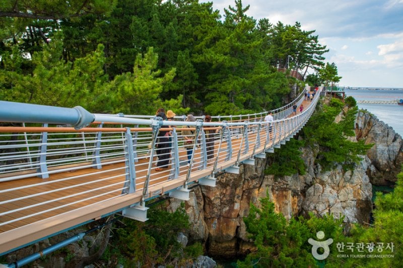 Chuam Suspension Bridge (1/10)