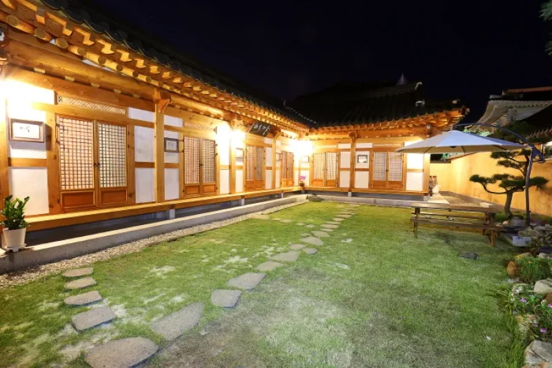 Hanok Hyeyum[Korea Quality] / 한옥혜윰[한국관광 품질인증/Korea Quality] (8/13)