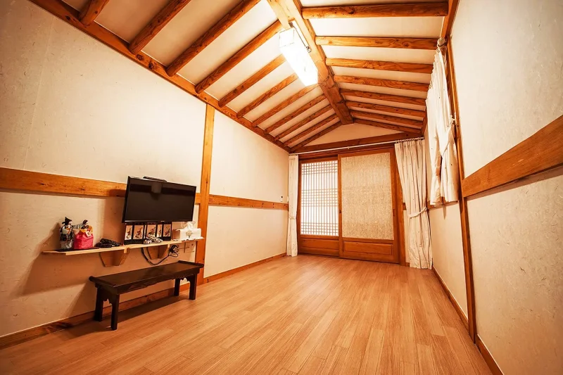 Jeongga Hanok (정가한옥) (4/7)