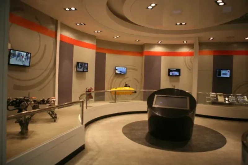 Robo Life Museum  (2/6)