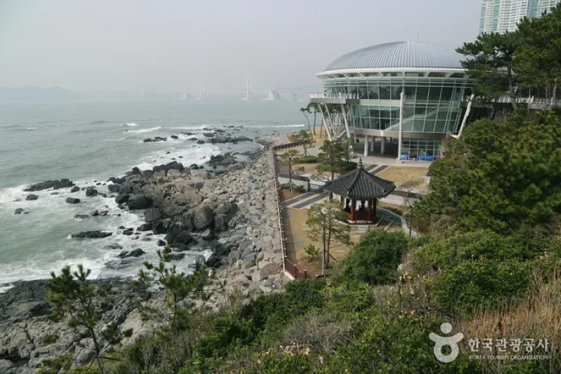 Nurimaru APEC House (누리마루 APEC하우스) (1/5)