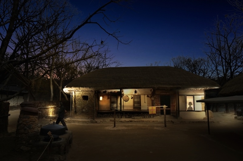 Korea Folk Village "Adding the Moonlight" (한국민속촌 '달빛을 더하다') (2/7)
