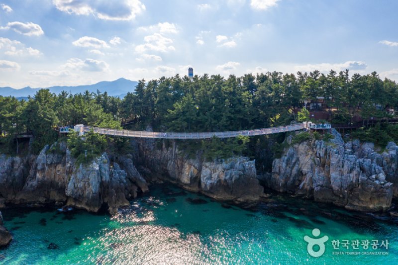 Chuam Suspension Bridge (6/10)