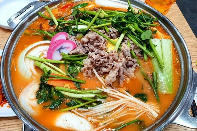 Bonghwasan Seolleongtang - hyeoksin Branch   (4/5)