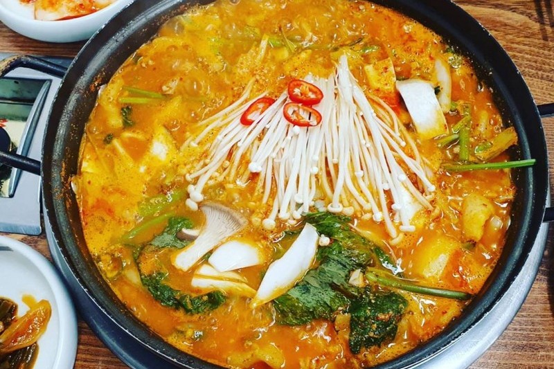 Mangwon-dong suchanggol (1/4)