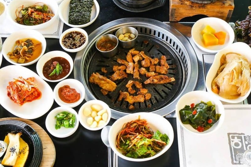 Hayeong (Offering Roasted Black Pork) (흑돼지구이집 하영) (4/11)