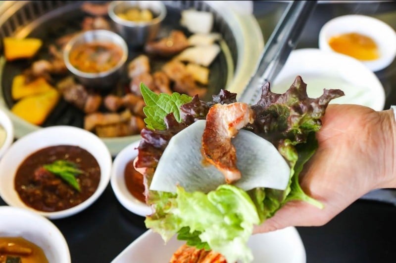 Hayeong (Offering Roasted Black Pork) (흑돼지구이집 하영) (7/11)