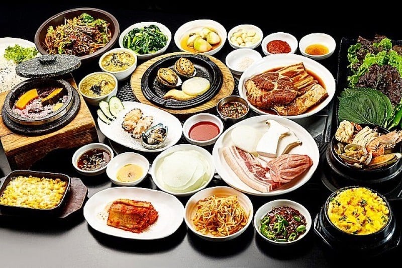 Hayeong (Offering Roasted Black Pork) (흑돼지구이집 하영) (10/11)