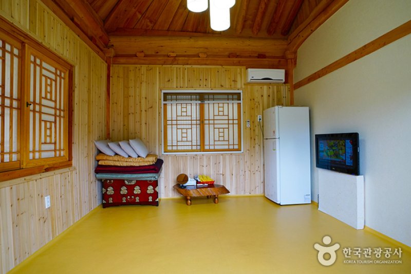 NABIdream Hanok Stay [Korea Quality] / 한옥펜션 나비의 꿈 [한국관광 품질인증/Korea Quality] (2/9)