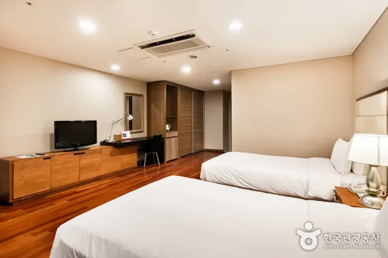 Ramada Hotel &amp; Suites by Wyndham Seoul Namdaemun [Korea Quality] / 라마다 호텔앤스위트 서울남대문 [한국관광 품질인증/Korea Quality] (10/44)