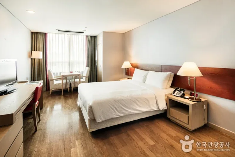Ramada Hotel &amp; Suites by Wyndham Seoul Namdaemun [Korea Quality] / 라마다 호텔앤스위트 서울남대문 [한국관광 품질인증/Korea Quality] (11/44)