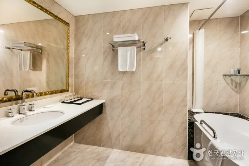 Ramada Hotel &amp; Suites by Wyndham Seoul Namdaemun [Korea Quality] / 라마다 호텔앤스위트 서울남대문 [한국관광 품질인증/Korea Quality] (15/44)
