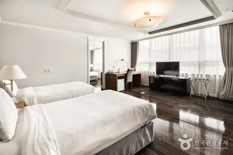 Ramada Hotel &amp; Suites by Wyndham Seoul Namdaemun [Korea Quality] / 라마다 호텔앤스위트 서울남대문 [한국관광 품질인증/Korea Quality] (16/44)