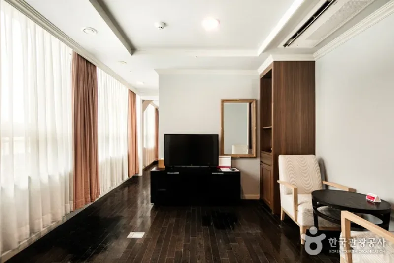 Ramada Hotel &amp; Suites by Wyndham Seoul Namdaemun [Korea Quality] / 라마다 호텔앤스위트 서울남대문 [한국관광 품질인증/Korea Quality] (19/44)