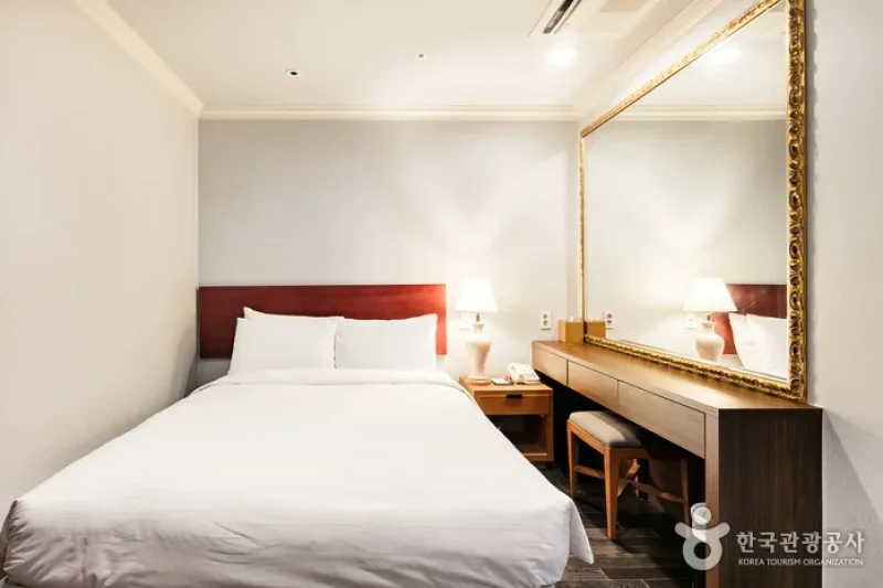 Ramada Hotel &amp; Suites by Wyndham Seoul Namdaemun [Korea Quality] / 라마다 호텔앤스위트 서울남대문 [한국관광 품질인증/Korea Quality] (20/44)