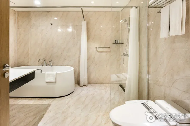 Ramada Hotel &amp; Suites by Wyndham Seoul Namdaemun [Korea Quality] / 라마다 호텔앤스위트 서울남대문 [한국관광 품질인증/Korea Quality] (22/44)