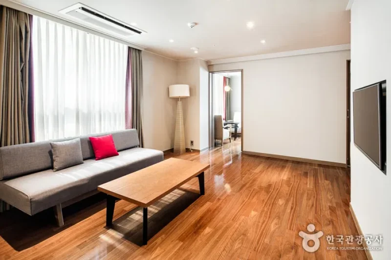 Ramada Hotel &amp; Suites by Wyndham Seoul Namdaemun [Korea Quality] / 라마다 호텔앤스위트 서울남대문 [한국관광 품질인증/Korea Quality] (23/44)