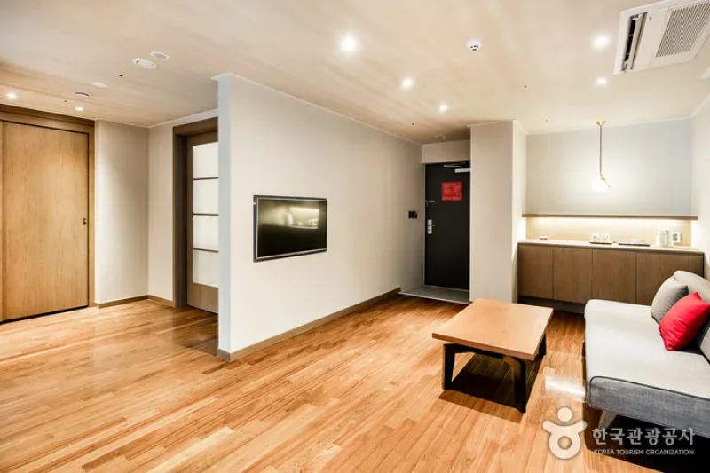 Ramada Hotel &amp; Suites by Wyndham Seoul Namdaemun [Korea Quality] / 라마다 호텔앤스위트 서울남대문 [한국관광 품질인증/Korea Quality] (24/44)