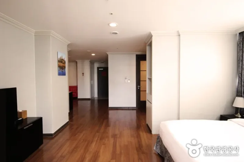 Ramada Hotel &amp; Suites by Wyndham Seoul Namdaemun [Korea Quality] / 라마다 호텔앤스위트 서울남대문 [한국관광 품질인증/Korea Quality] (29/44)