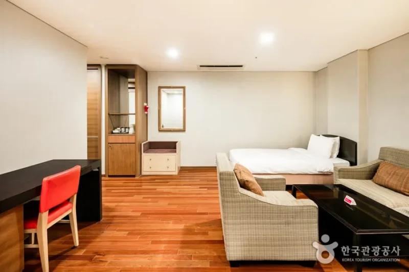Ramada Hotel &amp; Suites by Wyndham Seoul Namdaemun [Korea Quality] / 라마다 호텔앤스위트 서울남대문 [한국관광 품질인증/Korea Quality] (36/44)