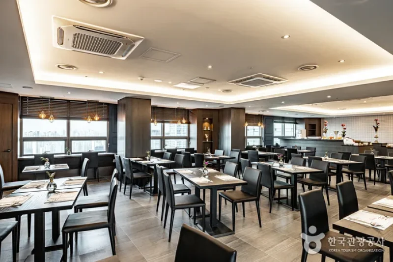 Ramada Hotel &amp; Suites by Wyndham Seoul Namdaemun [Korea Quality] / 라마다 호텔앤스위트 서울남대문 [한국관광 품질인증/Korea Quality] (40/44)
