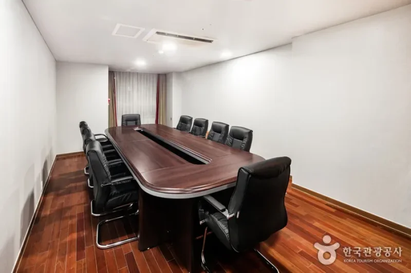 Ramada Hotel &amp; Suites by Wyndham Seoul Namdaemun [Korea Quality] / 라마다 호텔앤스위트 서울남대문 [한국관광 품질인증/Korea Quality] (43/44)