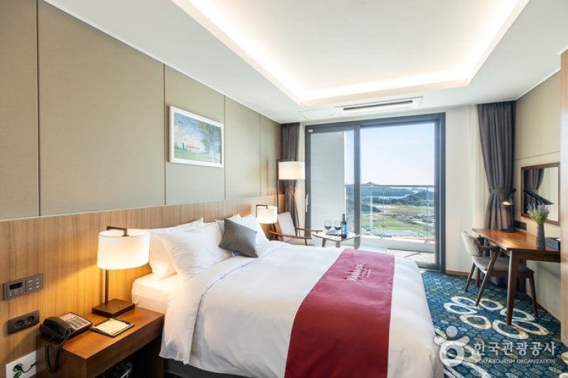 Ramada Plaza by Wyndham Yeosu [Korea Quality] / 라마다프라자 바이윈덤 여수 [한국관광 품질인증/Korea Quality] (7/49)