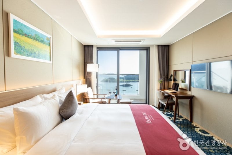 Ramada Plaza by Wyndham Yeosu [Korea Quality] / 라마다프라자 바이윈덤 여수 [한국관광 품질인증/Korea Quality] (13/49)