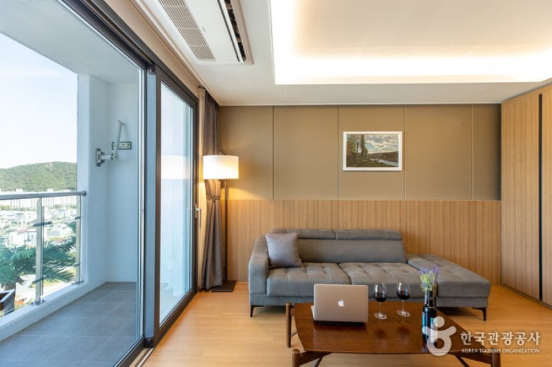 Ramada Plaza by Wyndham Yeosu [Korea Quality] / 라마다프라자 바이윈덤 여수 [한국관광 품질인증/Korea Quality] (23/49)