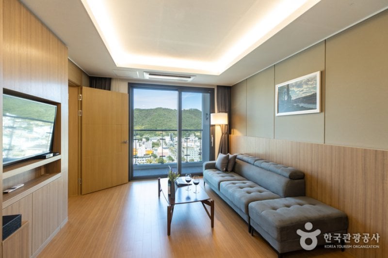 Ramada Plaza by Wyndham Yeosu [Korea Quality] / 라마다프라자 바이윈덤 여수 [한국관광 품질인증/Korea Quality] (27/49)