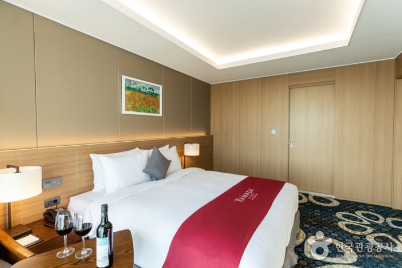 Ramada Plaza by Wyndham Yeosu [Korea Quality] / 라마다프라자 바이윈덤 여수 [한국관광 품질인증/Korea Quality] (29/49)