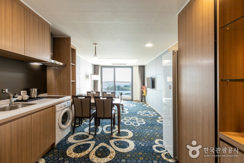 Ramada Plaza by Wyndham Yeosu [Korea Quality] / 라마다프라자 바이윈덤 여수 [한국관광 품질인증/Korea Quality] (32/49)