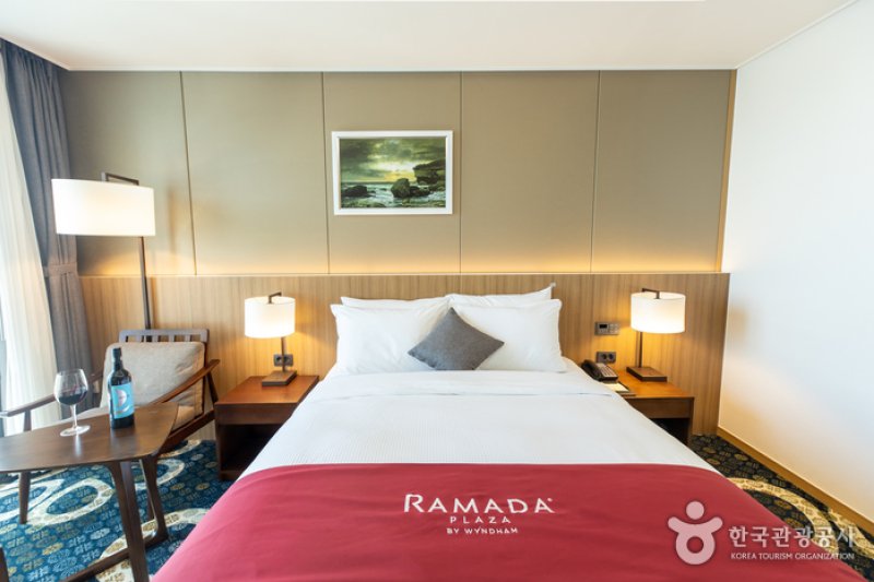 Ramada Plaza by Wyndham Yeosu [Korea Quality] / 라마다프라자 바이윈덤 여수 [한국관광 품질인증/Korea Quality] (35/49)