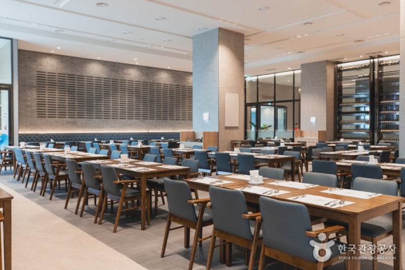 Ramada Plaza by Wyndham Yeosu [Korea Quality] / 라마다프라자 바이윈덤 여수 [한국관광 품질인증/Korea Quality] (45/49)