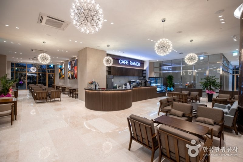 Ramada Plaza by Wyndham Yeosu [Korea Quality] / 라마다프라자 바이윈덤 여수 [한국관광 품질인증/Korea Quality] (46/49)