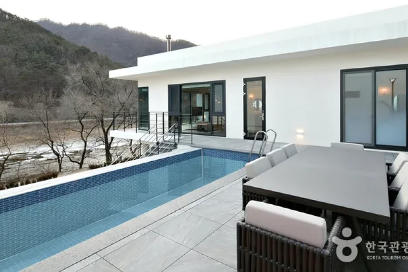 Be, Bridge Pool Villa Resort  (13/60)