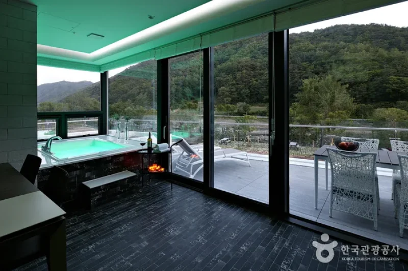 Be, Bridge Pool Villa Resort  (53/60)