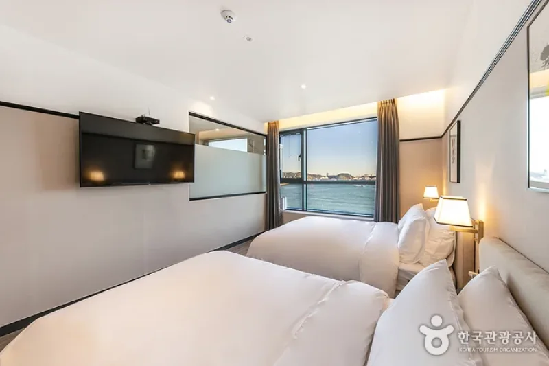 Brown Dot Hotel  (13/30)