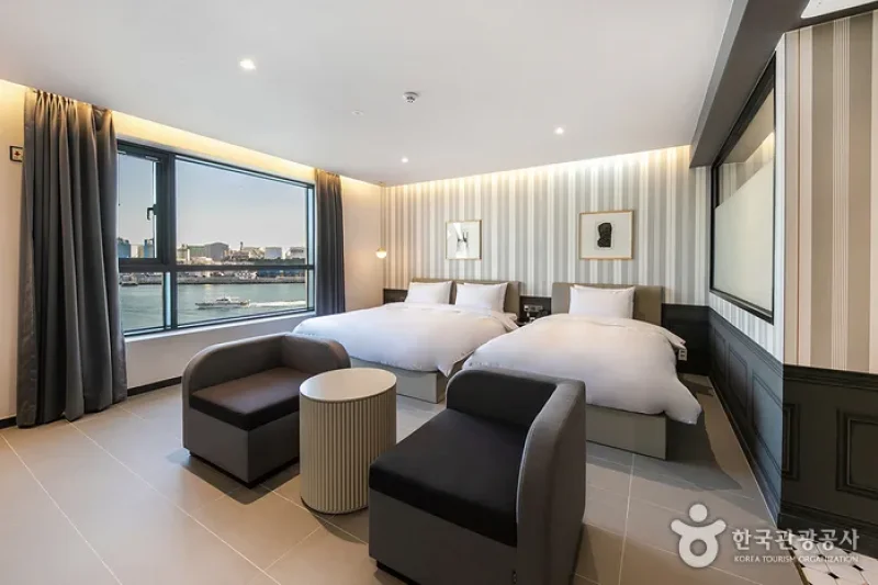 Brown Dot Hotel  (17/30)