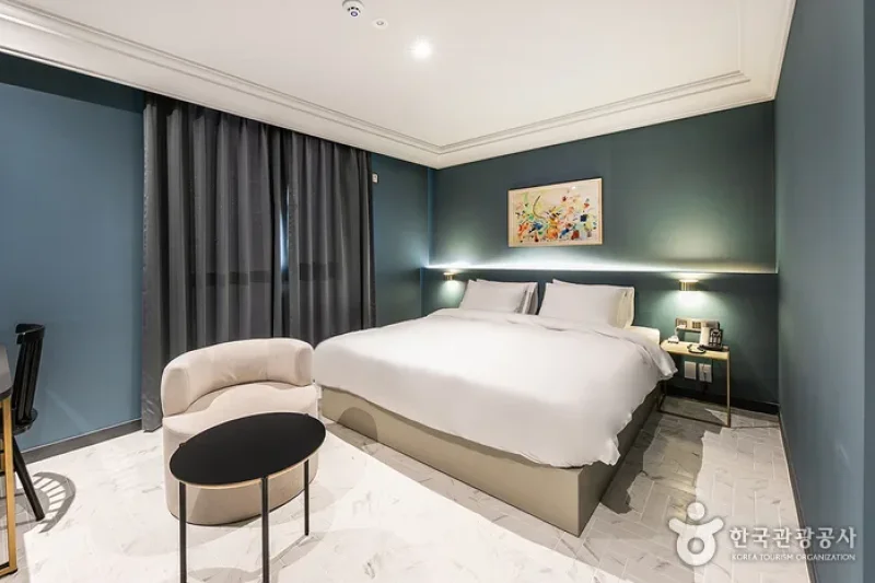 Brown Dot Hotel  (24/30)