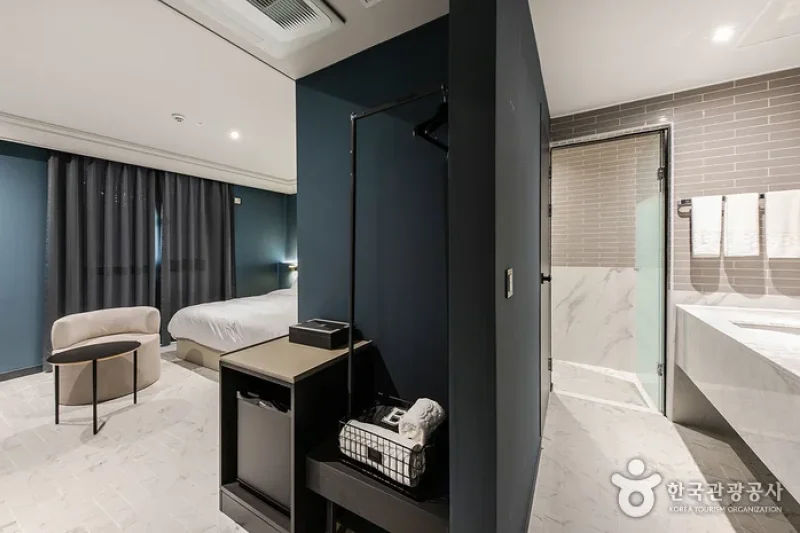 Brown Dot Hotel  (25/30)