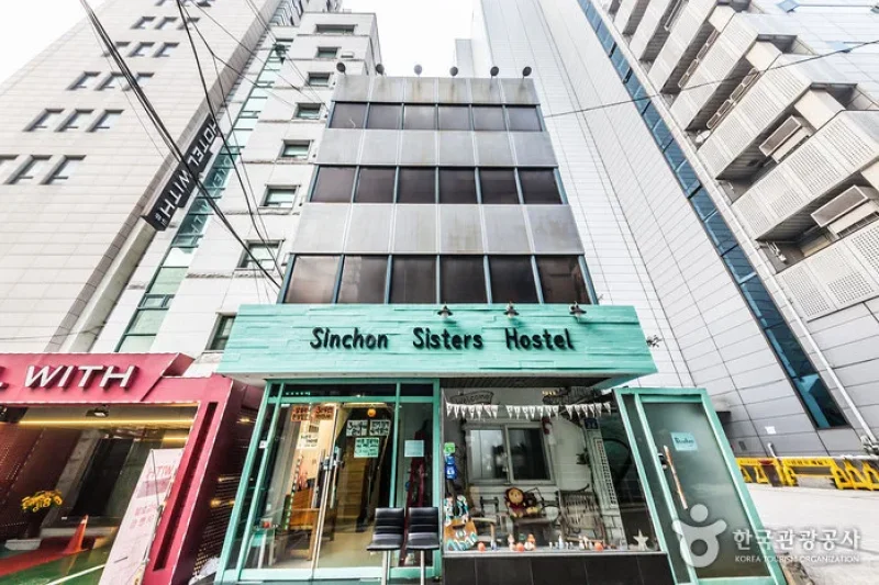 Sinchon Sisters Hostel [Korea Quality] / 신촌 시스터즈 [한국관광 품질인증/Korea Quality] (1/12)