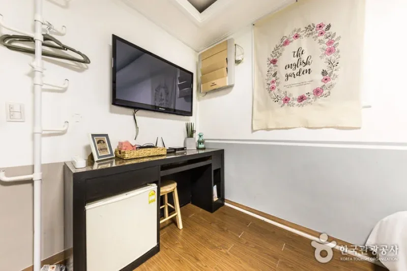 Sinchon Sisters Hostel [Korea Quality] / 신촌 시스터즈 [한국관광 품질인증/Korea Quality] (5/12)