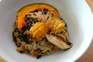 Tteurae Honghapbap 